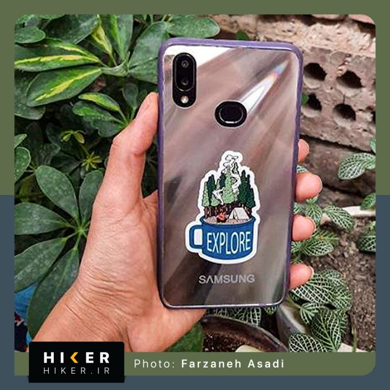 استیکر هایکر روی گوشی