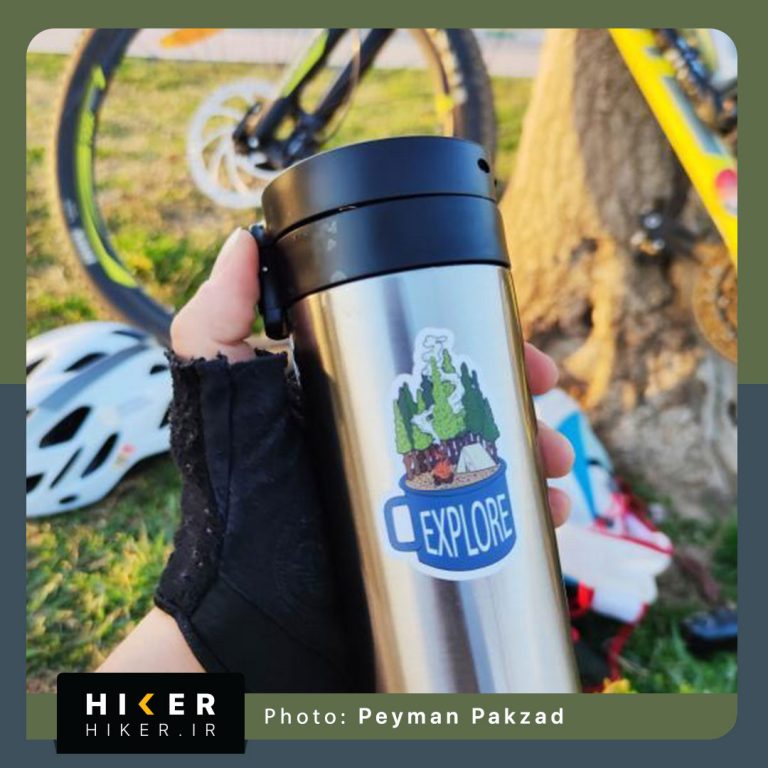 استیکر هایکر روی فلاسک