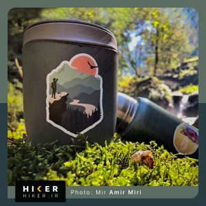 استیکر هایکر روی لیوان