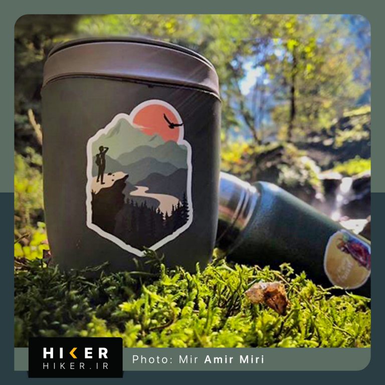 استیکر هایکر روی لیوان