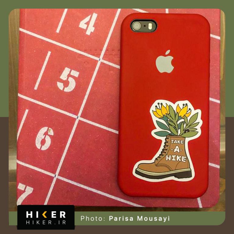 استیکر هایکر روی گوشی