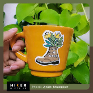 استیکر هایکر روی ماگ