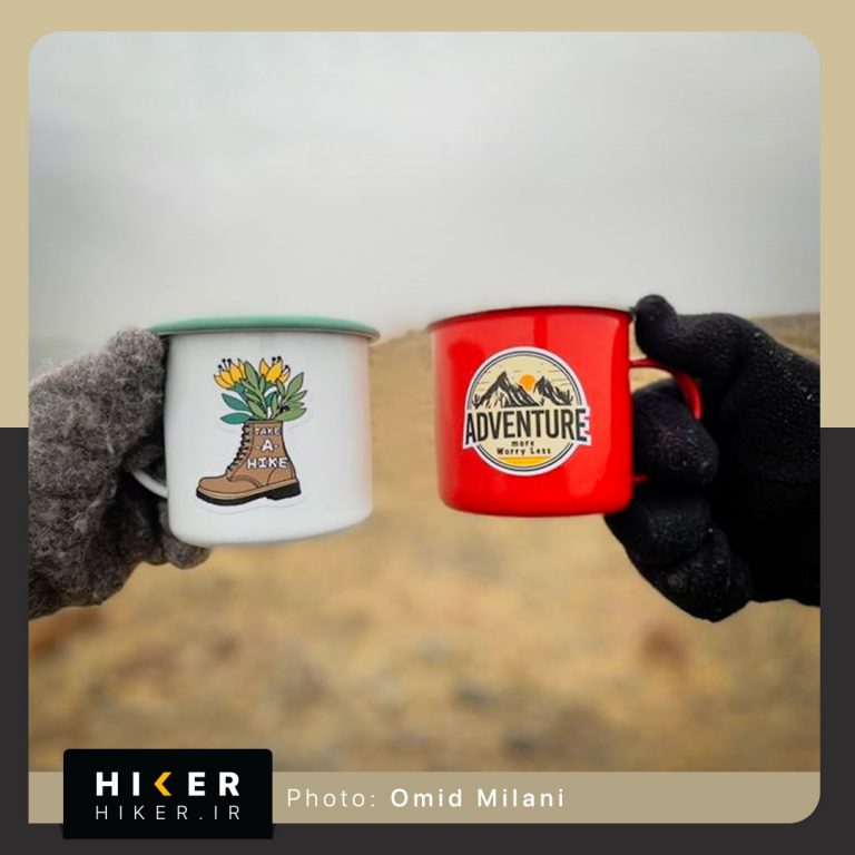 استیکر هایکر روی ماگ