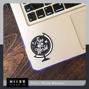 استیکر هایکر روی لپتاپ