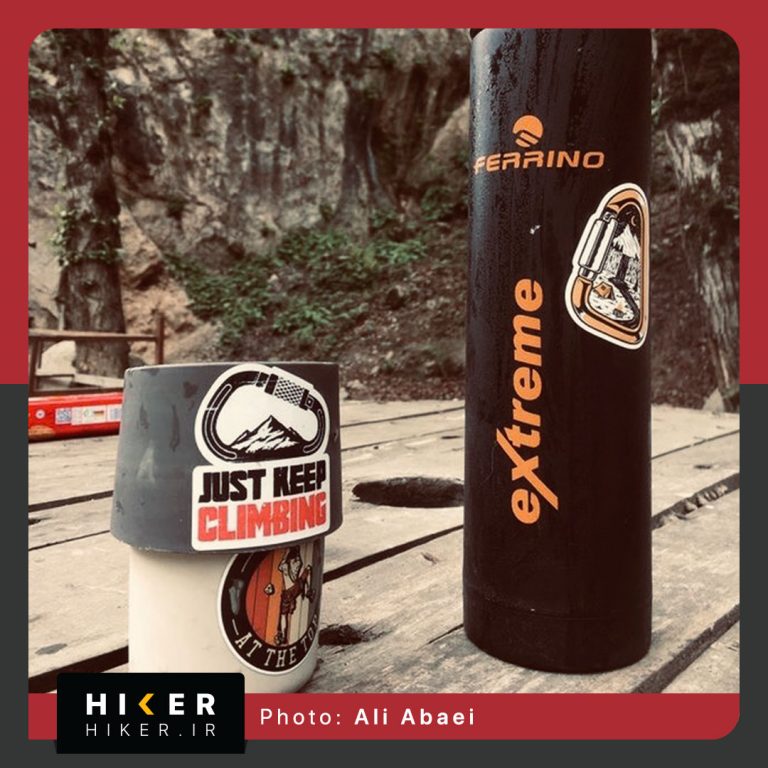 استیکر سنگنوردی با طرح کارابین، کوه و نوشته just keep climbing مناسب برای فلاسک و ماگ کوهنوردی