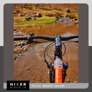 استیکر هایکر روی دوچرخه