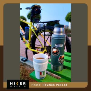 استیکر هایکر روی فلاسک