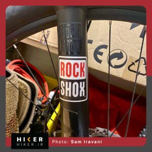 استیکر هایکر روی دوچرخه