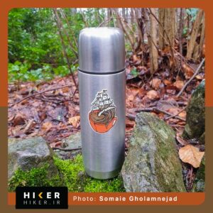 استیکر هایکر روی فلاسک