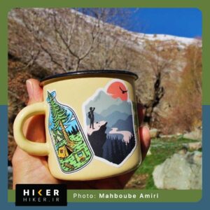 استیکر هایکر روی ماگ