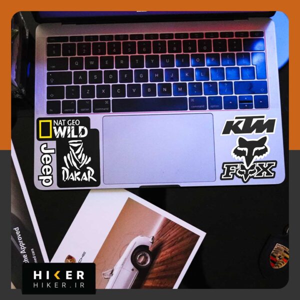 استیکر هایکر روی لپ تاپ