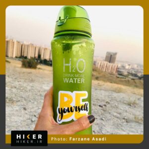 استیکر هایکر روی قمقمه