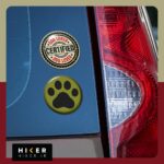برچسب ژله‌ ای دوست‌دار حیوانات با نوشته Dog lover certified مخصوص ماشین آفرود