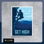استیکر طرح سنگنورد در حال صعود از دیواره با نوشته Get High، مناسب علاقه‌مندان به سنگنوردی، کوهنوردی، صعود ورزشی، طبیعت‌گردی و ماجراجویی در فضای باز.