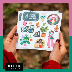 بسته استیکر با موضوع طبیعت و طرح‌های متنوع در دست یک خانم