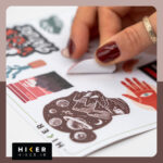 شیت استیکر ضد آب با طرح‌های متنوع طبیعت و بوهو شامل کوهستان، گل، برگ، کاکتوس، چادر، نمادهای تزئینی و تایپوگرافی الهام‌بخش