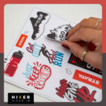 پکیج برچسب و استیکر انگیزشی دویدن؛ شامل استیکرهای ضدآب با طرح‌های مرتبط با اپلیکیشن Strava و دو ماراتن مناسب برای دوندگان