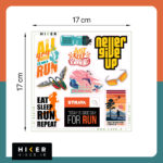 پکیج استیکر انگیزشی دویدن و ماراتن؛ شامل طرح‌های فانتزی کفش رانینگ، قمقمه فیروزه‌ای و شعارهای اختصاصی دوندگان و ورزشکاران استراوا. سایز ۱۷ سانتی‌متر