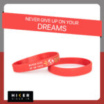 دستبند سیلیکونی NEVER GIVE UP ON YOUR DREAMS (0428)